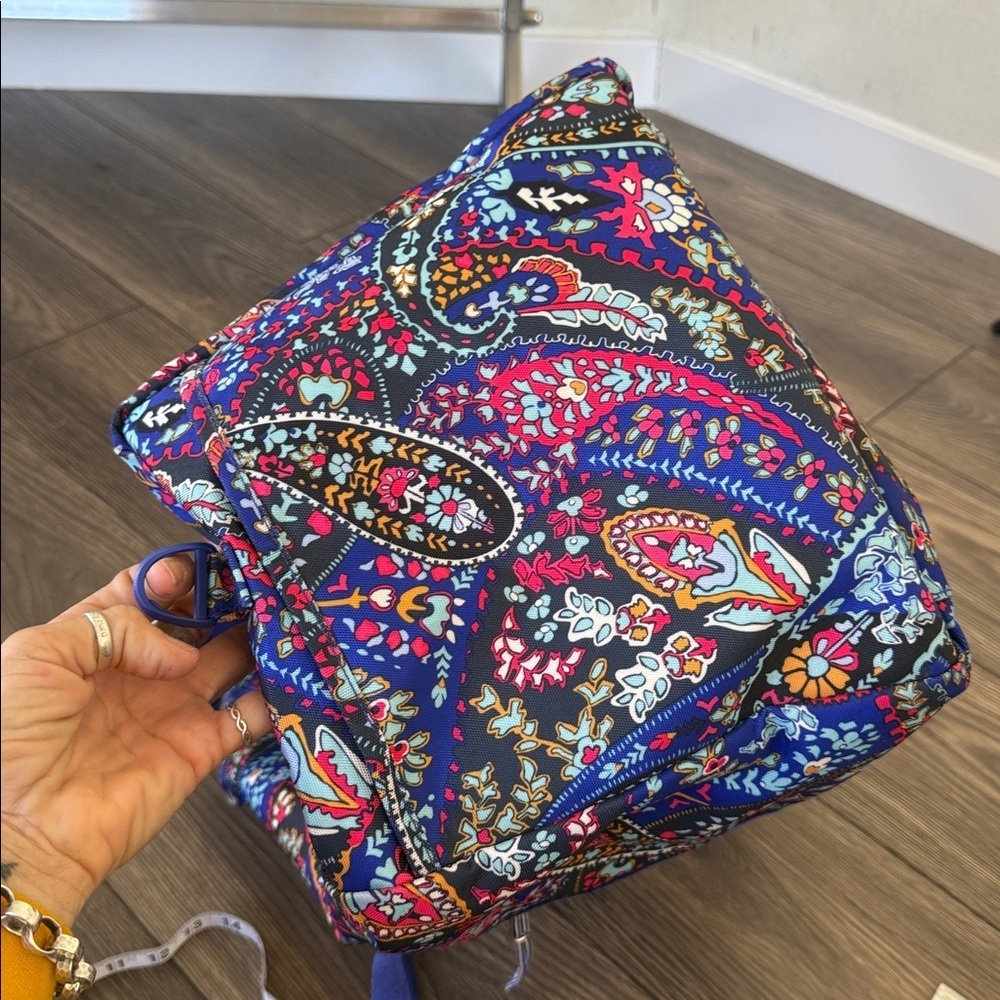 Vera Bradley large travel duffel bag in the Katalina Blues pattern - Picture 10 of 13